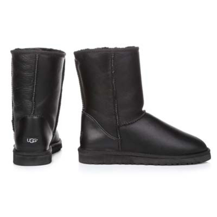 UGG Classic II Short Leather Black