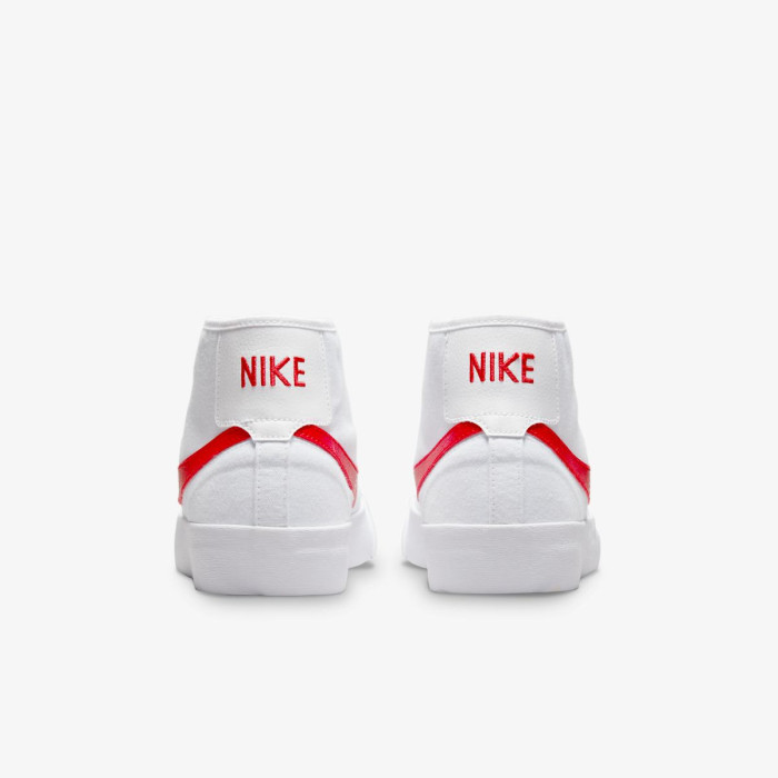 Чоловічі кросівки NIKE SB BLZR COURT MID DC8901-101