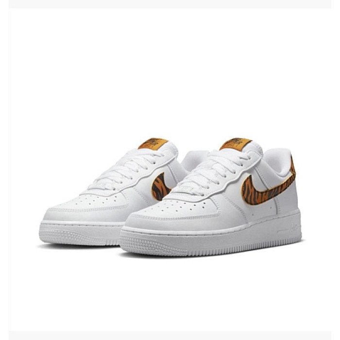 Жіночі кросівки NIKE WMNS AIR FORCE 1 07 DD8959-108