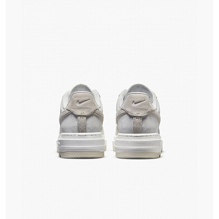 Чоловічі кросівки Nike Air Force 1 Luxe DD9605-100
