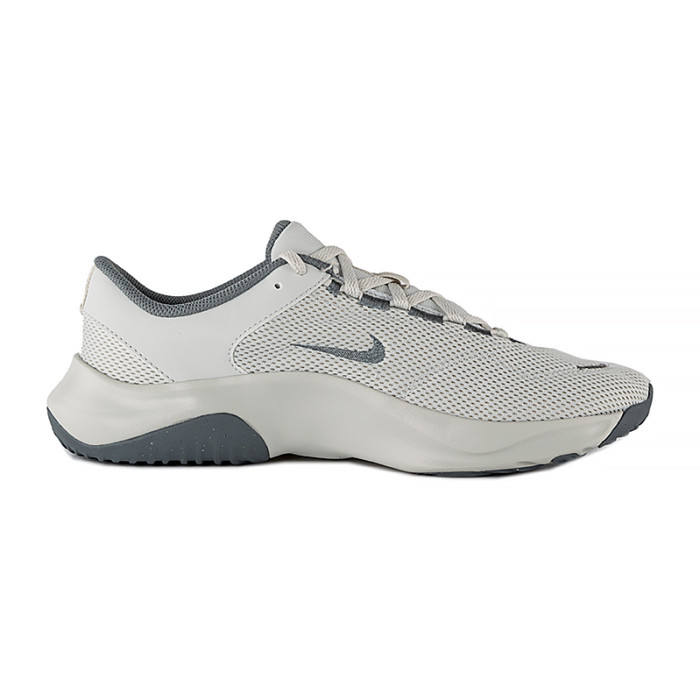 Кросівки Nike LEGEND ESSENTIAL 3 NN