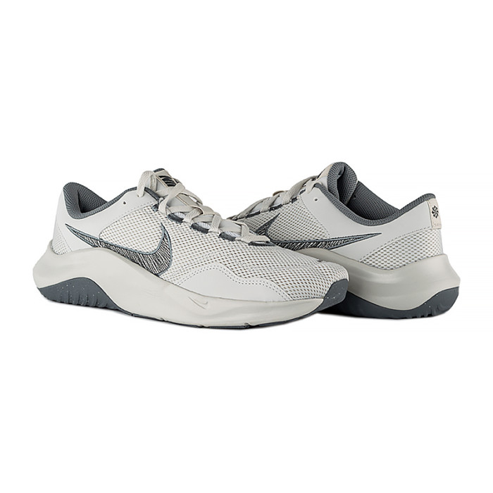 Кросівки Nike LEGEND ESSENTIAL 3 NN
