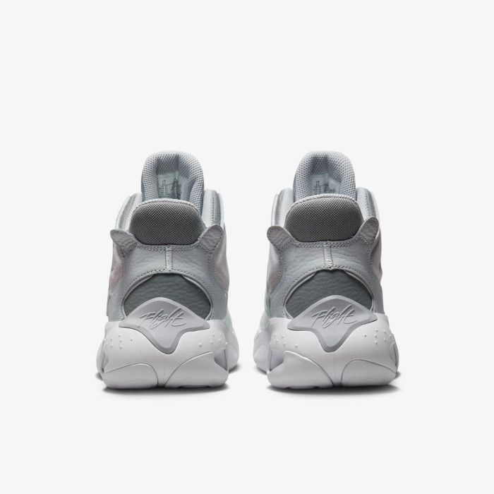 Чоловічі кросівки NIKE JORDAN MAX AURA 4 DN3687-005