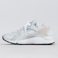 Жіночі кросівки W NIKE AIR HUARACHE DR5726-001