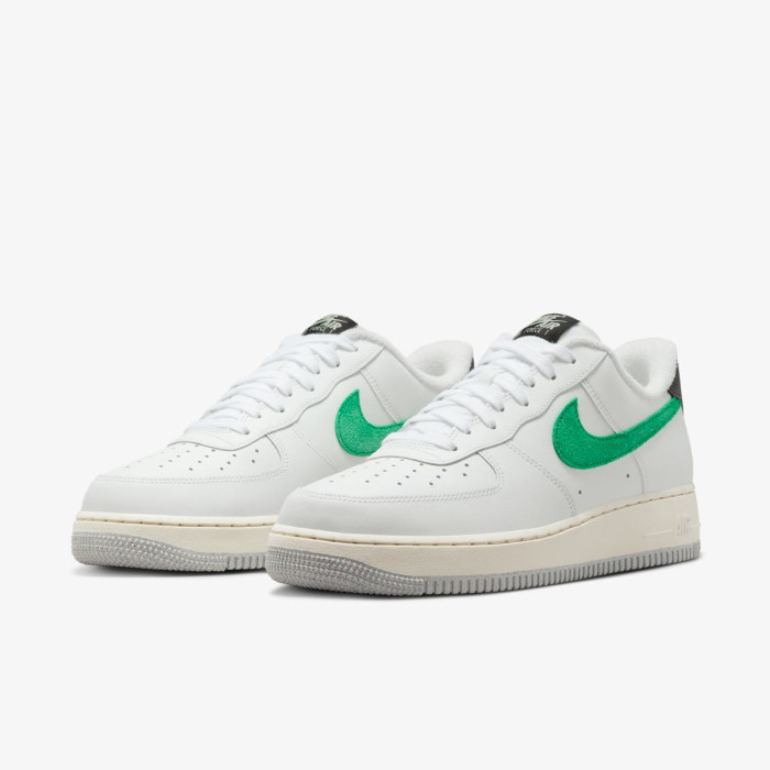 Чоловічі кросівки Nike Air Force 1 07 DR8593-100