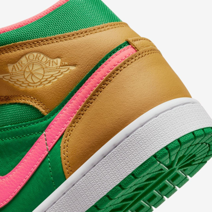 Чоловічі кросівки AIR JORDAN 1 MID SE DX4332-700