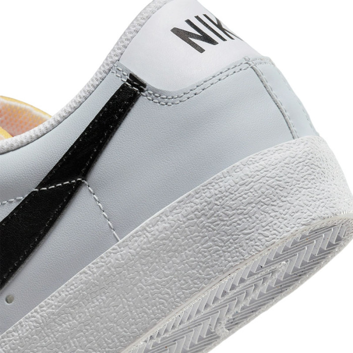 Чоловічі кросівки BLAZER LOW 77 VNTG DZ3480-100