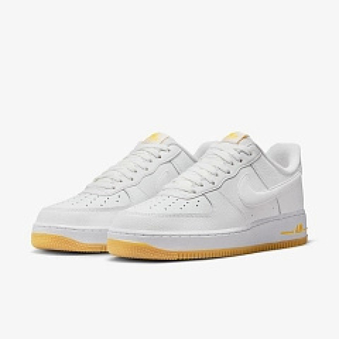 Чоловічі кросівки NIKE AIR FORCE 1 '07 DZ4512-100