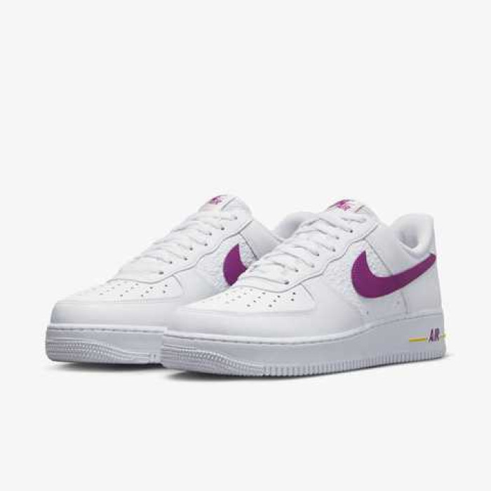Чоловічі кросівки NIKE AIR FORCE 1 07 FJ4209-100