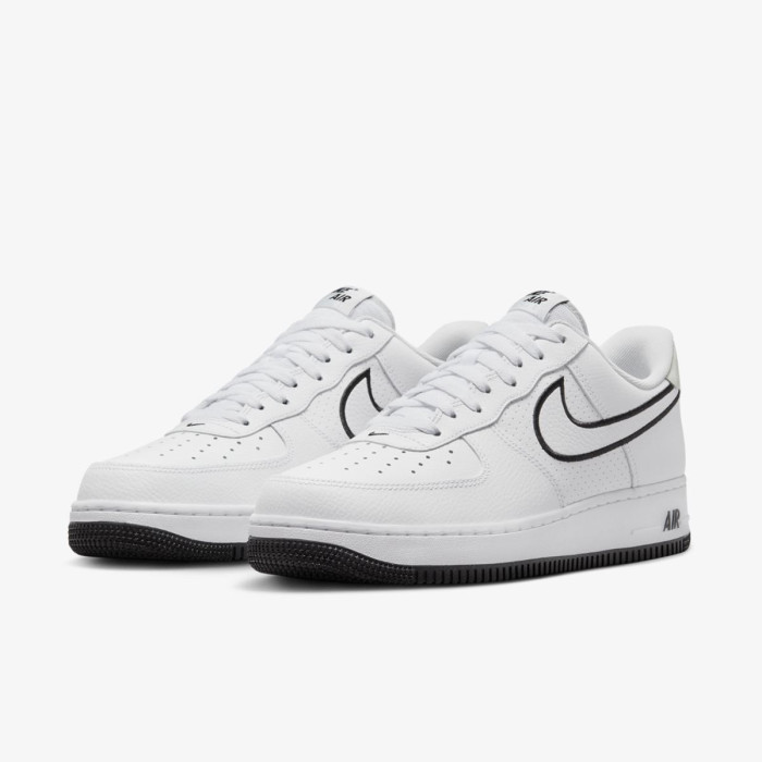 Чоловічі кросівки NIKE AIR FORCE 1 07 FJ4211-100