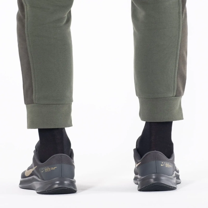 Кроссовки Nike QUEST 4