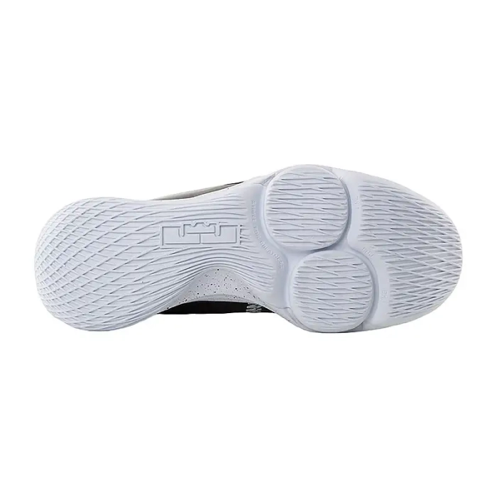 Кроссовки Nike LEGEND ESSENTIAL 2