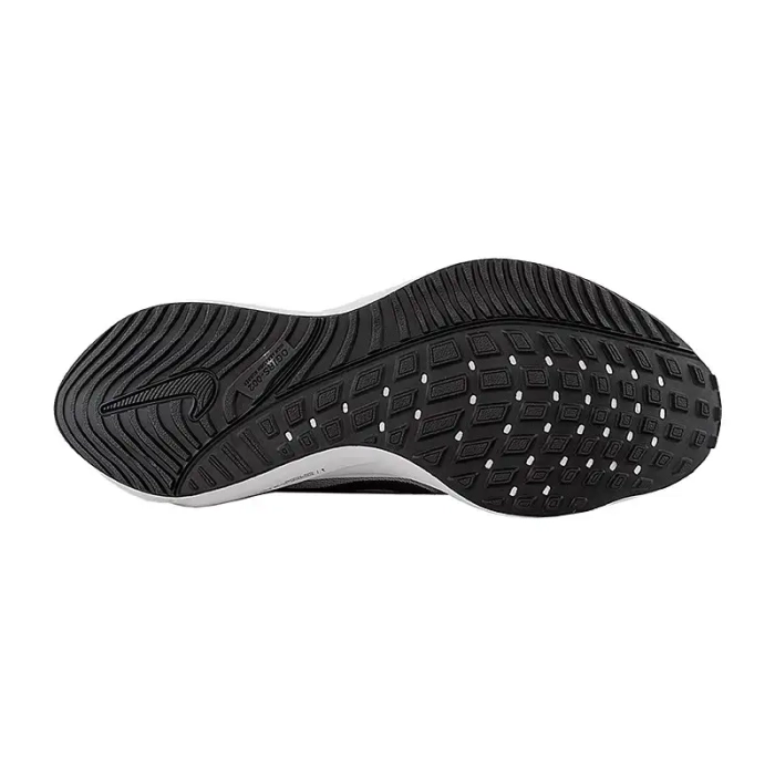 Кроссовки Nike AIR ZOOM VOMERO 16