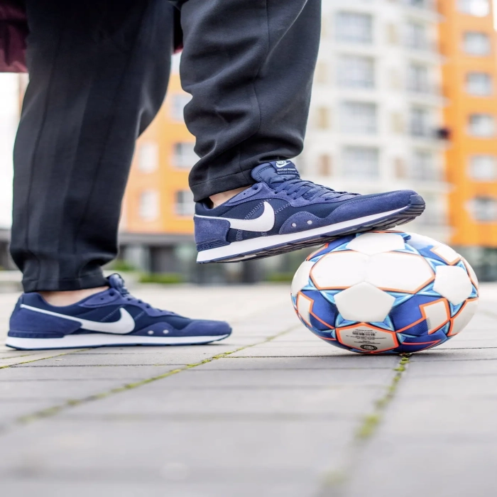 Кроссовки Nike VENTURE RUNNER