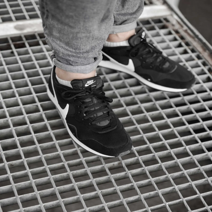 Кроссовки Nike VENTURE RUNNER