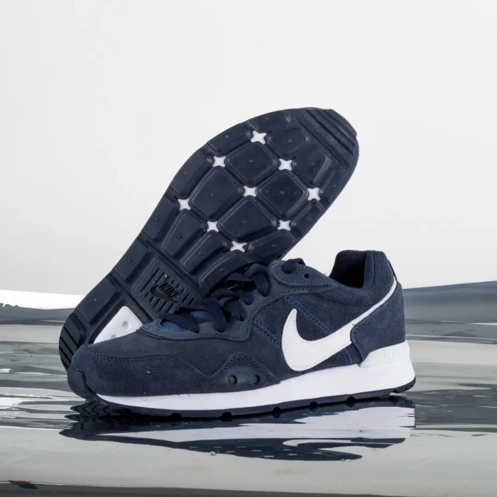 Кроссовки Nike VENTURE RUNNER SUEDE