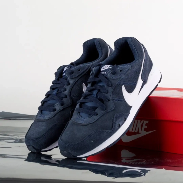 Кроссовки Nike VENTURE RUNNER SUEDE